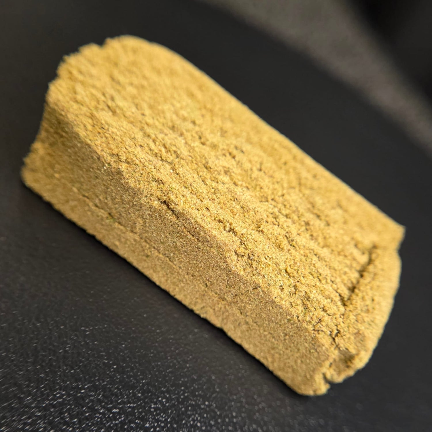 Hash CBD marocain Amnesia x Orangella Goldbar420 n°6 – résine CBD premium 10g texture sableuse chez vapo dream