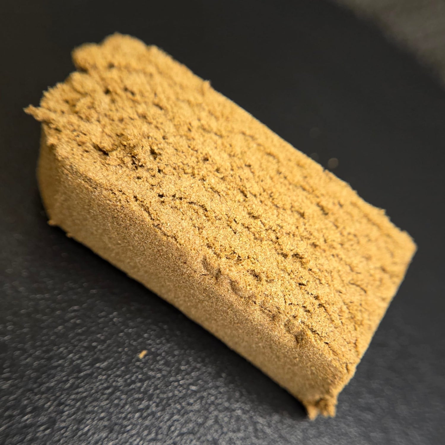 Hash CBD marocain Kompolti Goldbar420 10g – résine CBD premium Goldbar420 chez Vapo Dream